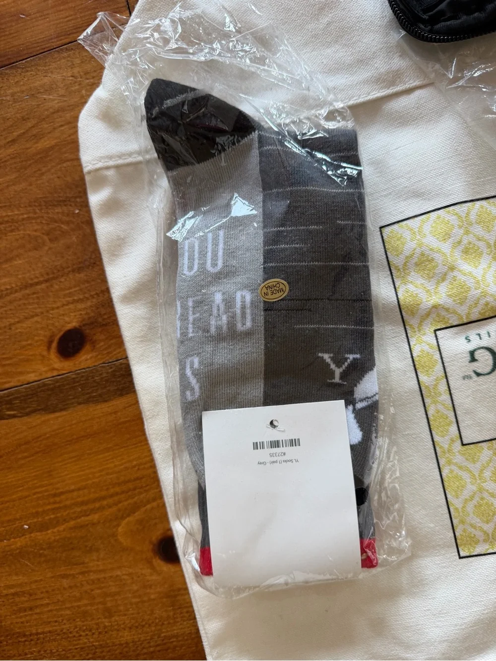 Young Living bundle off White Canvas logo Bag socks oil carrier felt mini bag